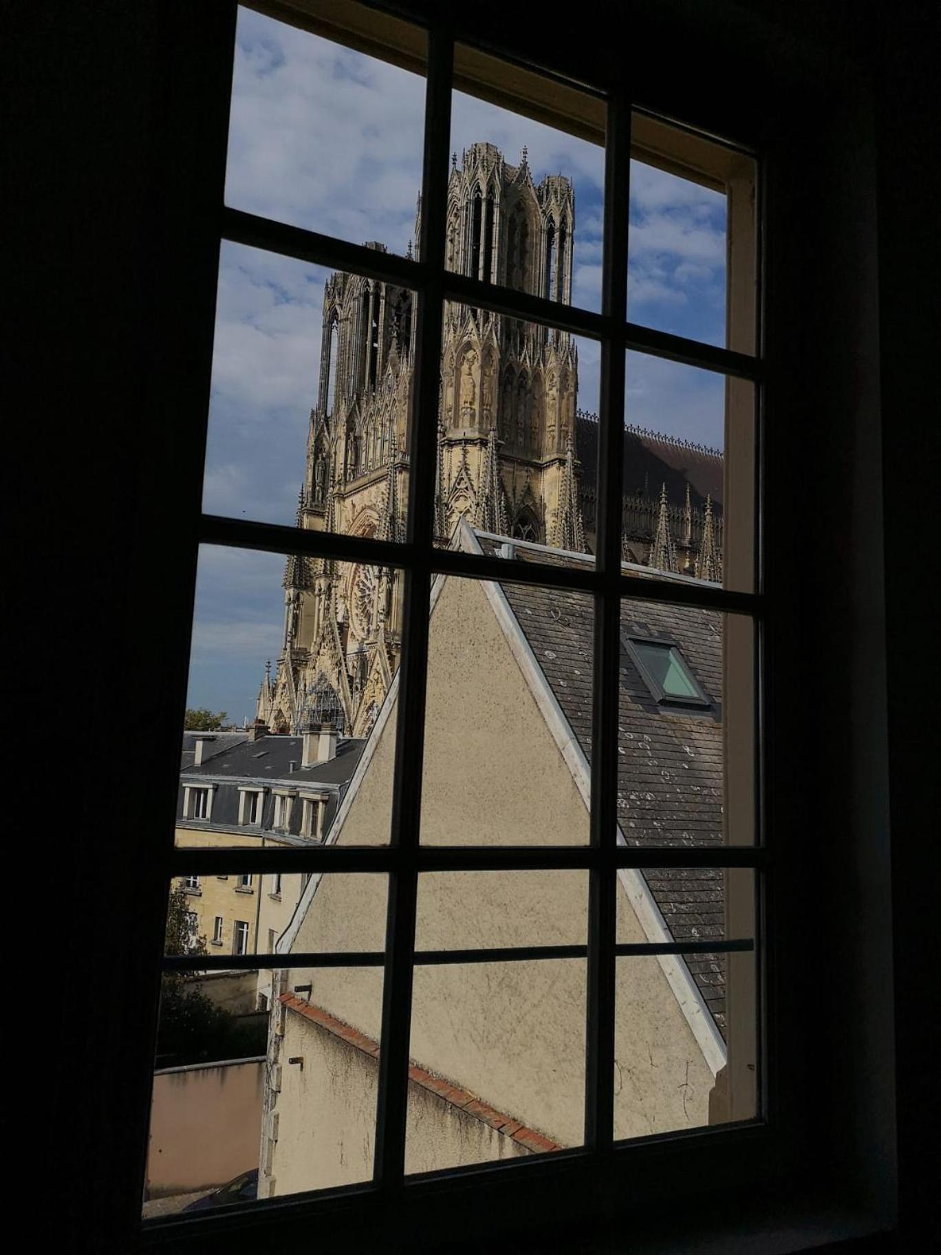 Les Visages Des Tournelles Bed & Breakfast Reims Exterior foto